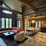 Nilirakka - Luxury Log In