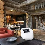 Villa Nilirakka - Luxury Log In