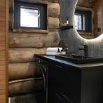 Nilirakka - Luxury Log In * Levi