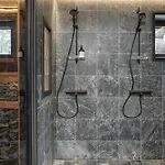 Nilirakka - Luxury Log In