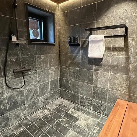 Nilirakka - Luxury Log In Villa *