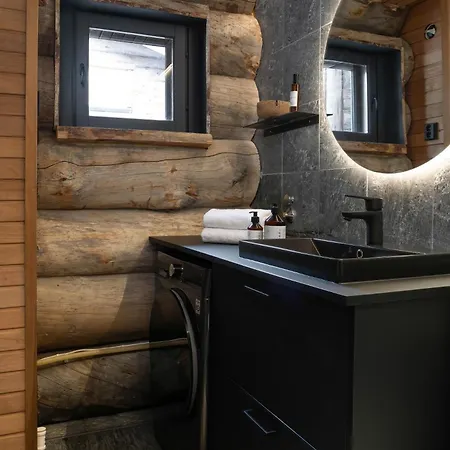 Nilirakka - Luxury Log In * Levi