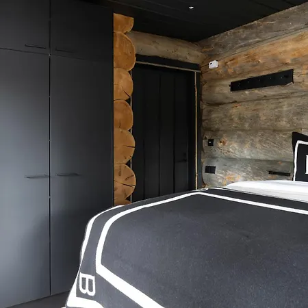 Nilirakka - Luxury Log In