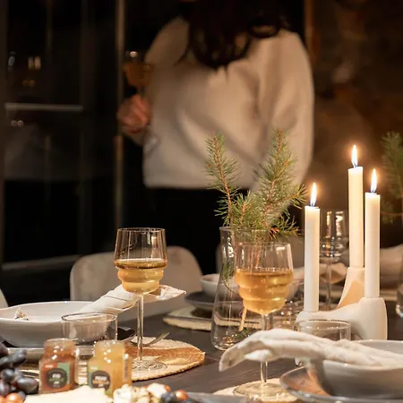 Nilirakka - Luxury Log In * Levi