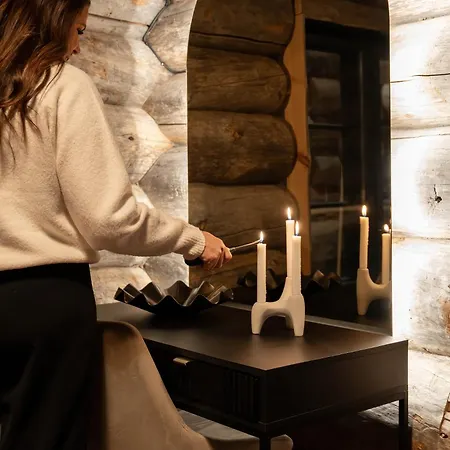 Nilirakka - Luxury Log In