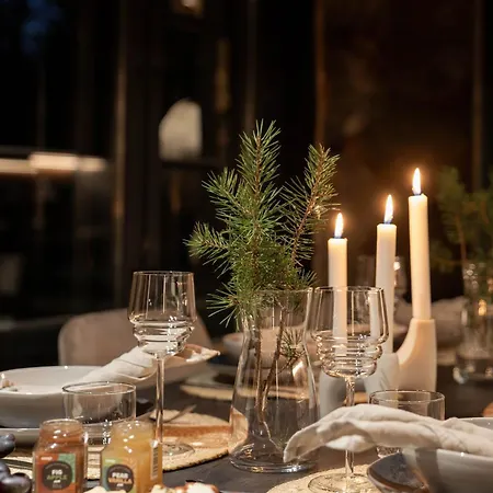 Nilirakka - Luxury Log In