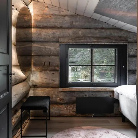 Nilirakka - Luxury Log In