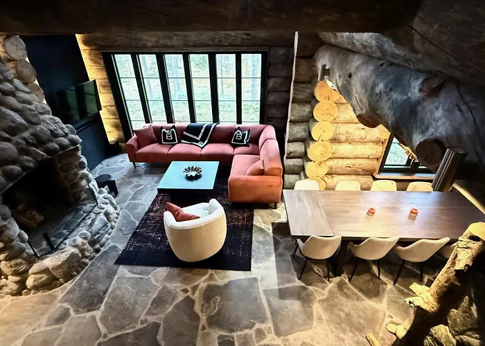 Nilirakka - Luxury Log In * Levi