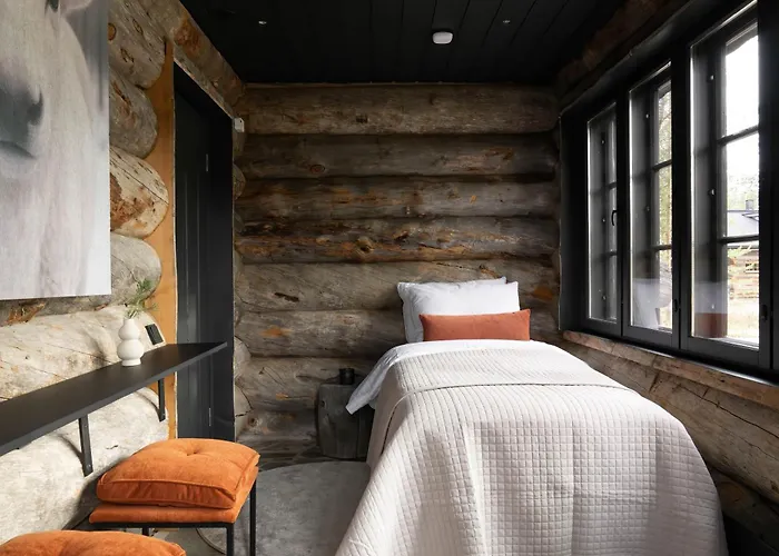 Nilirakka - Luxury Log In Levi