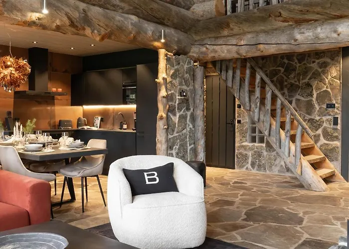 Villa Nilirakka - Luxury Log In *