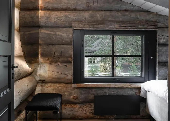 Nilirakka - Luxury Log In